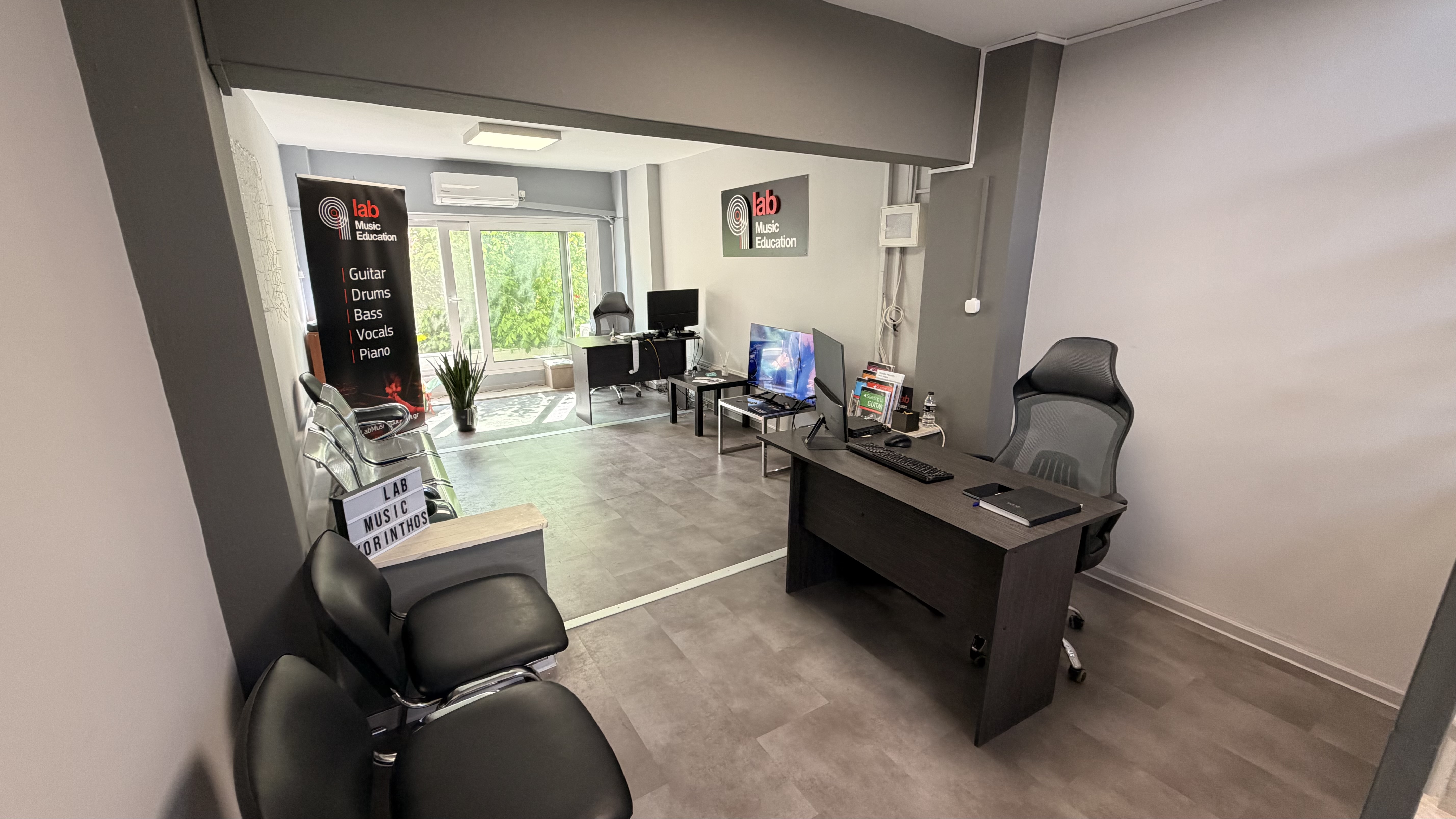 Lab Κόρινθος Reception