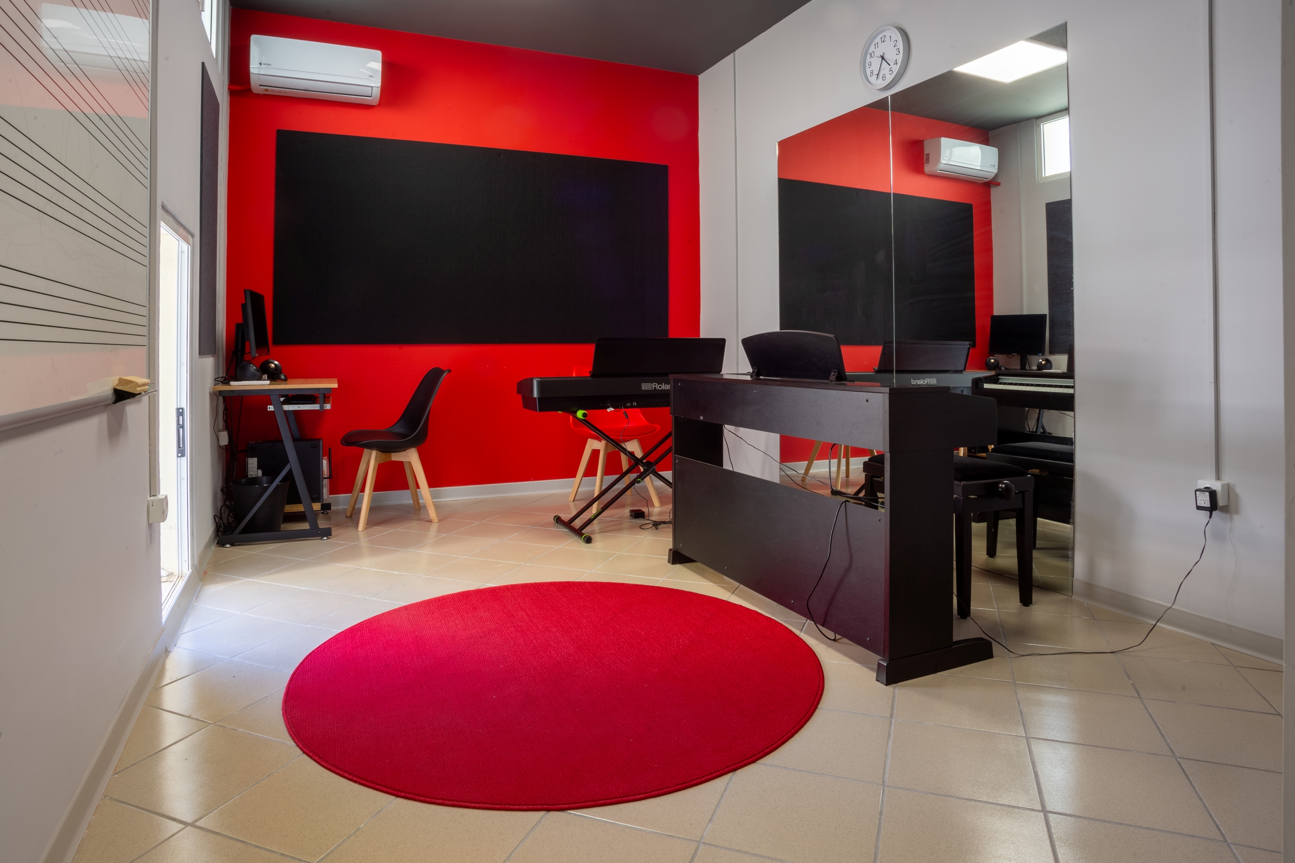Lab Γαλάτσι Piano Room