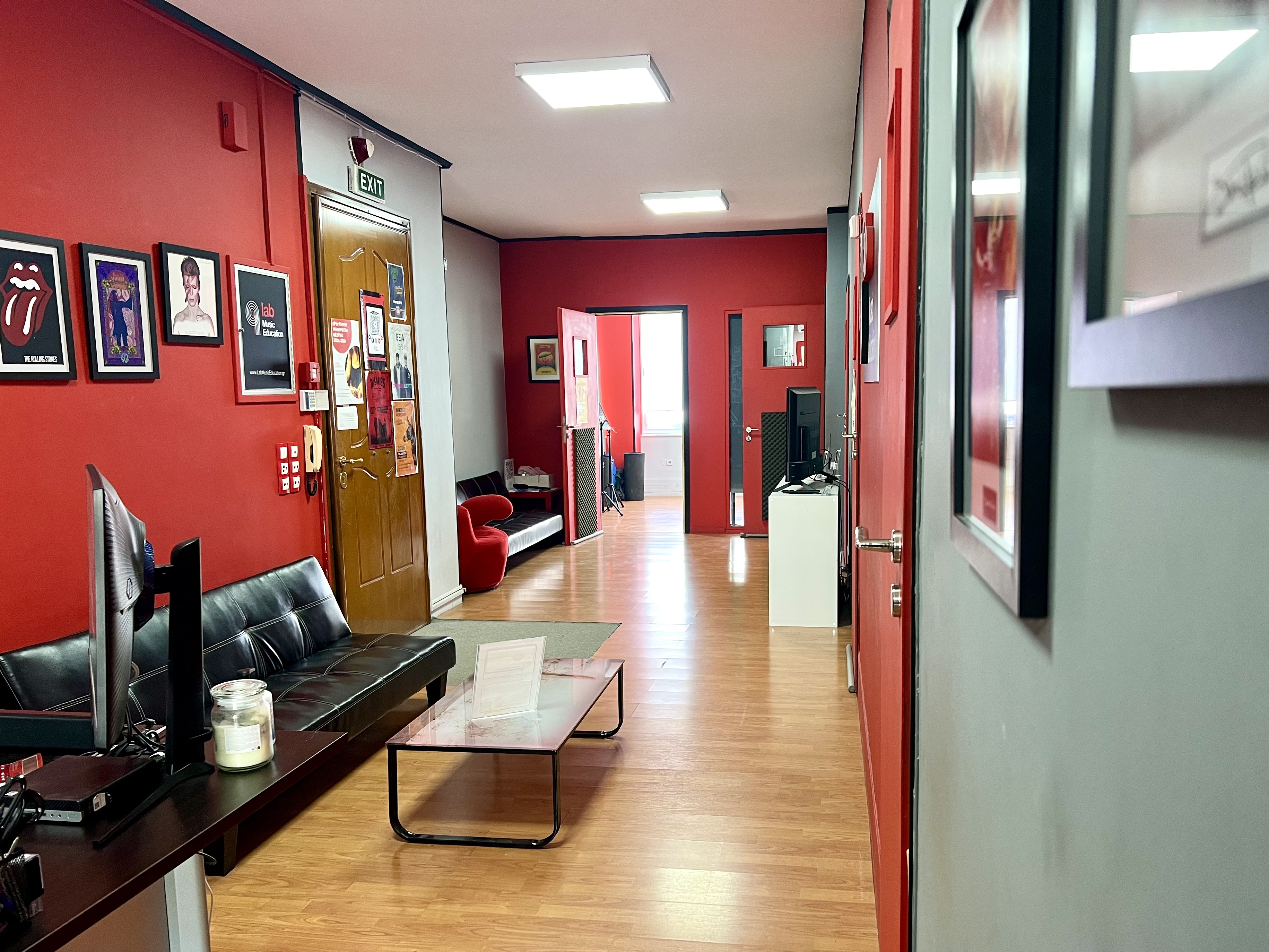 Lab Halandri Lounge