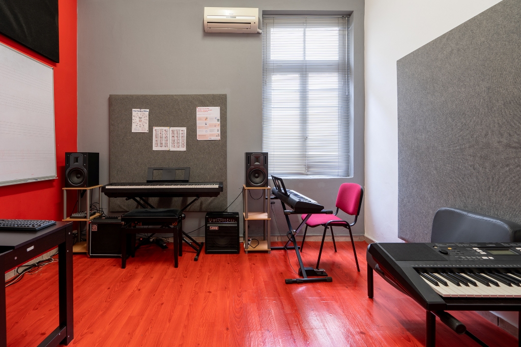 Lab Heraklion Piano Room